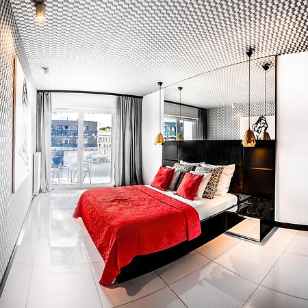 Apartamenty Homely Place Serce Poznania - Stary Rynek - Parking Стая снимка