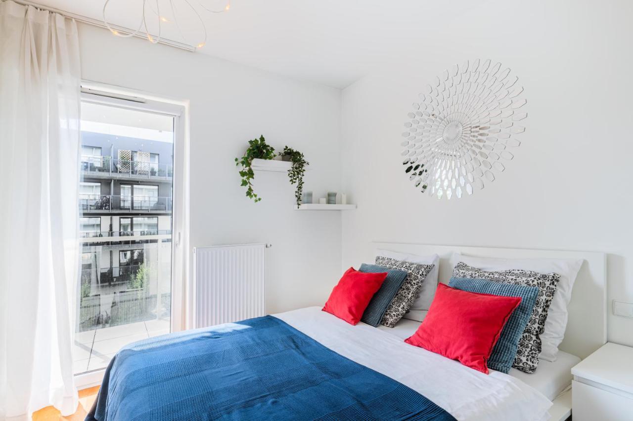 Apartamenty Homely Place Serce Poznania - Stary Rynek - Parking Стая снимка