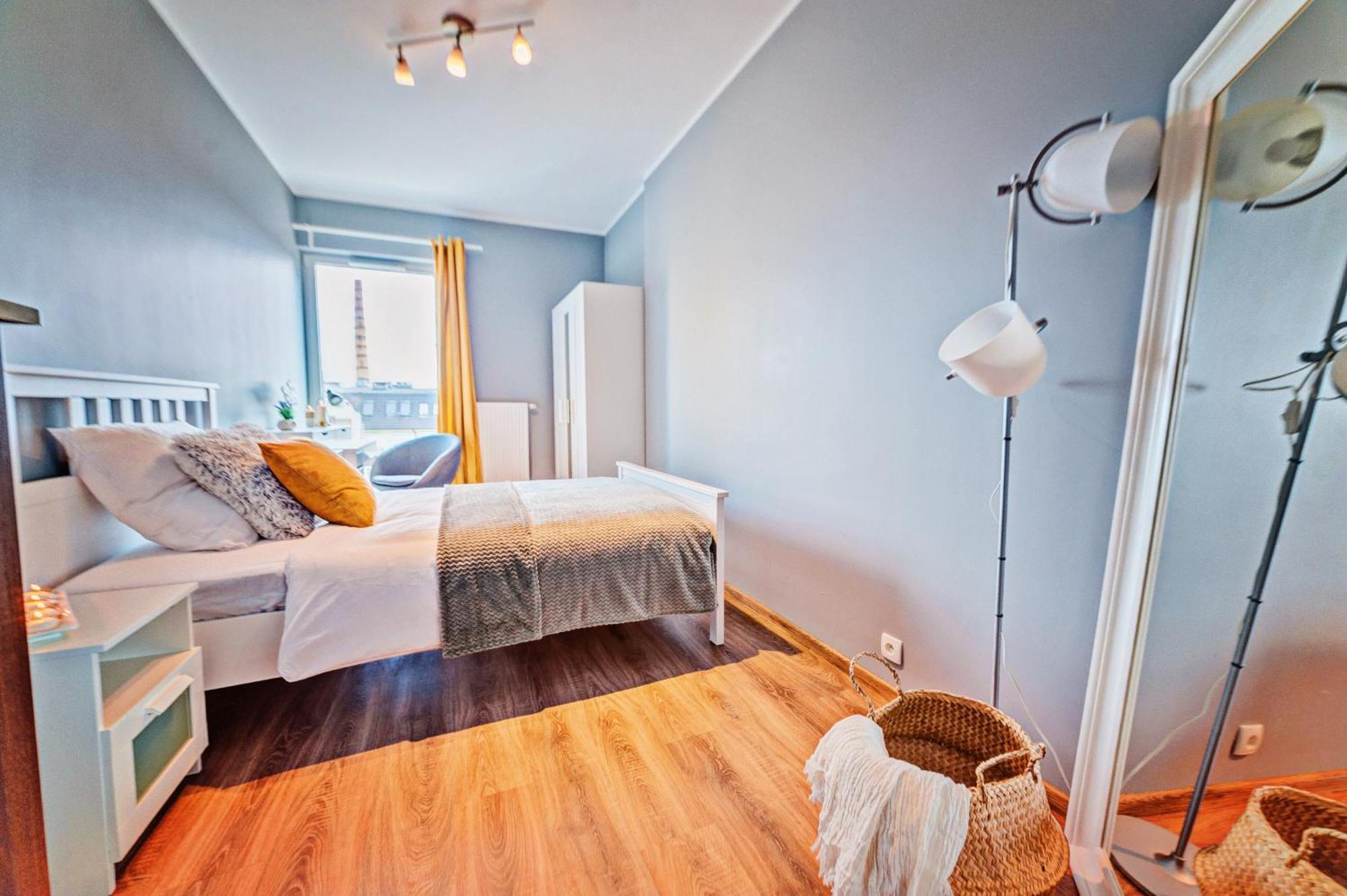 Apartamenty Homely Place Serce Poznania - Stary Rynek - Parking Стая снимка