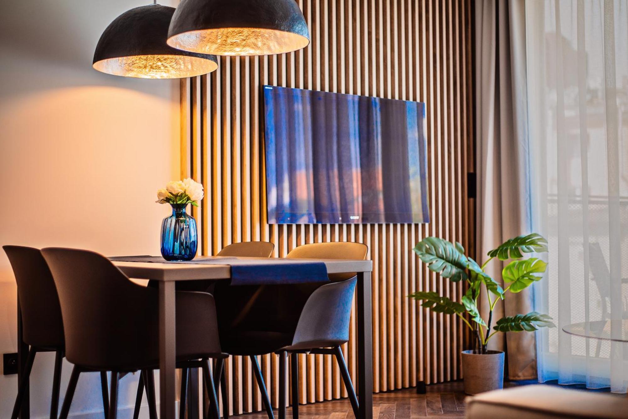 Apartamenty Homely Place Serce Poznania - Stary Rynek - Parking Стая снимка