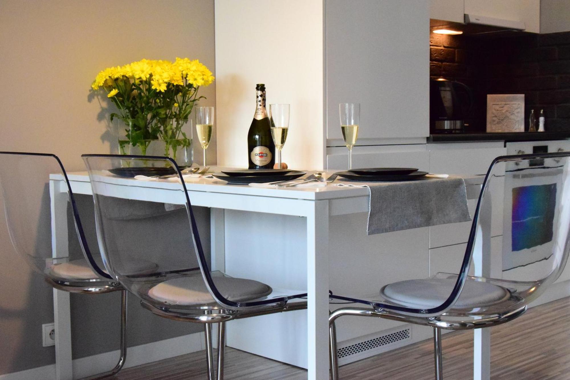 Apartamenty Homely Place Serce Poznania - Stary Rynek - Parking Стая снимка